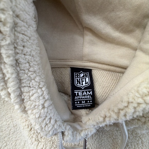 Philadelphia Eagles Sherpa Cropped Hoodie Women's M NFL Team Apparel Cream - Picture 9 of 9